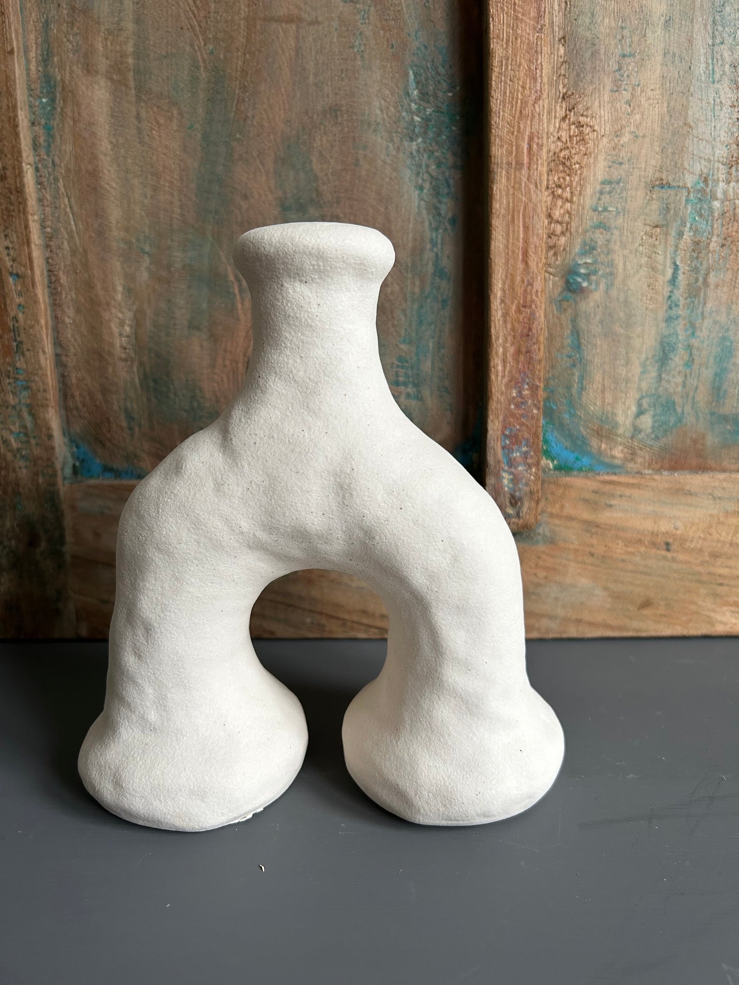 Witte keramieken kandelaar