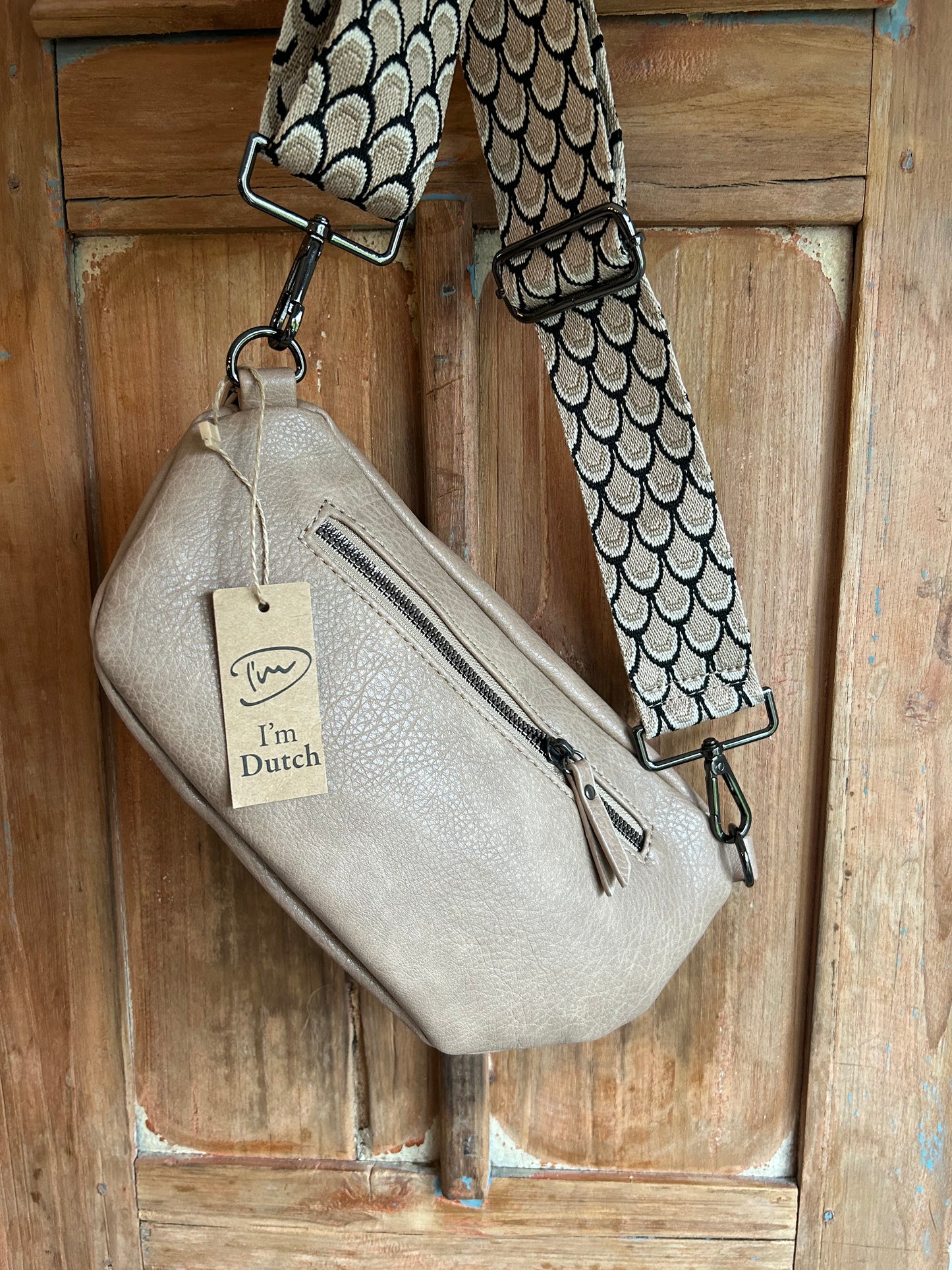 Camel crossbody -Neede