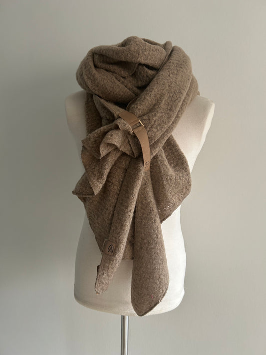 licht bruin/beige sjaal