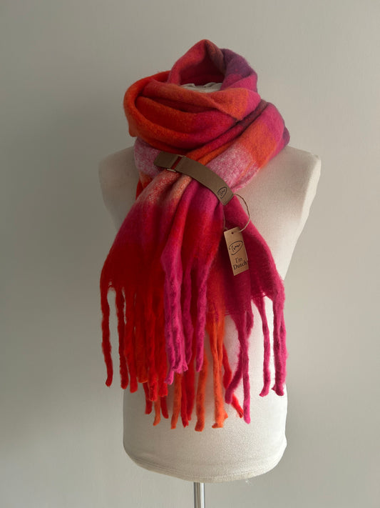 vrolijk sjaal in rose/oranje tinten