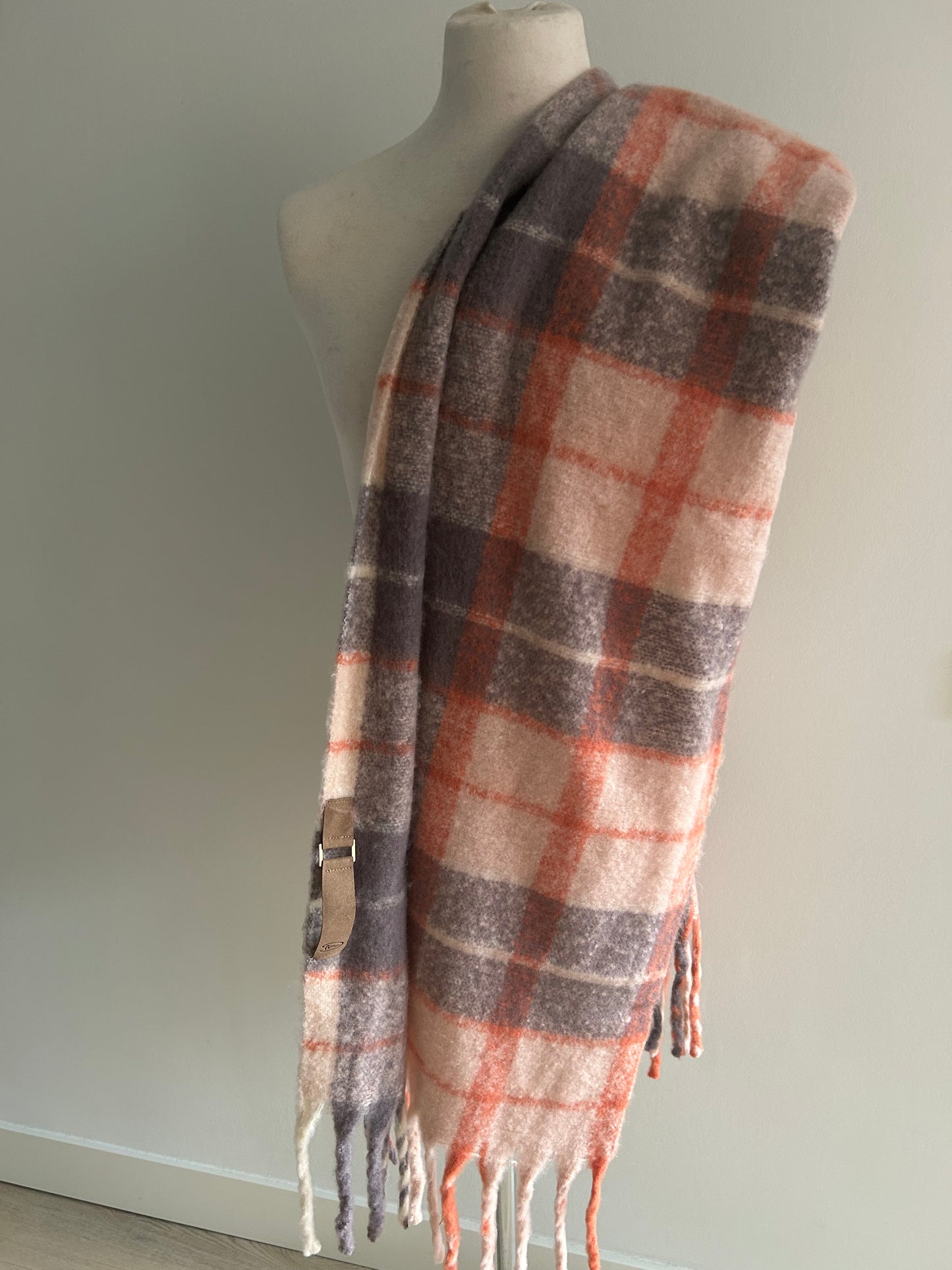 Geruiten sjaal in terra beige en grijze tinten