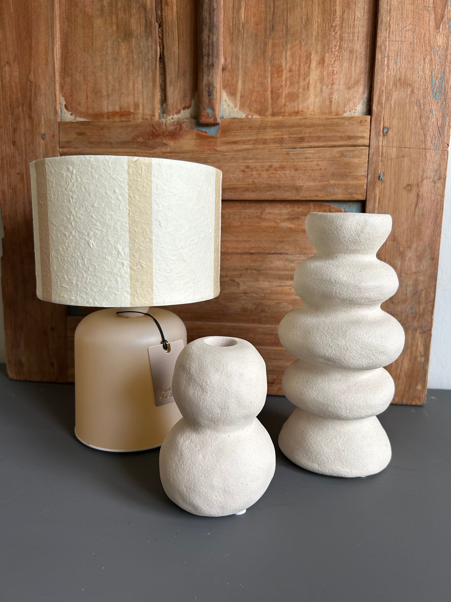 creme kandelaar met organische vormen