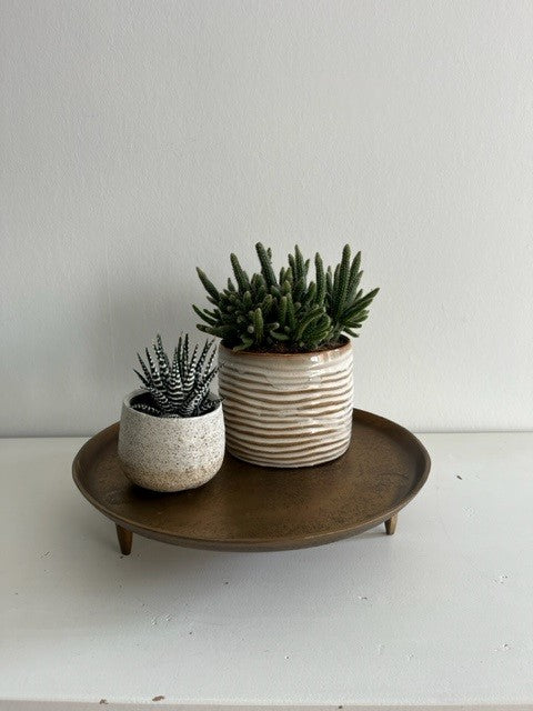 Goudkleurig metalen plateau M op pootjes